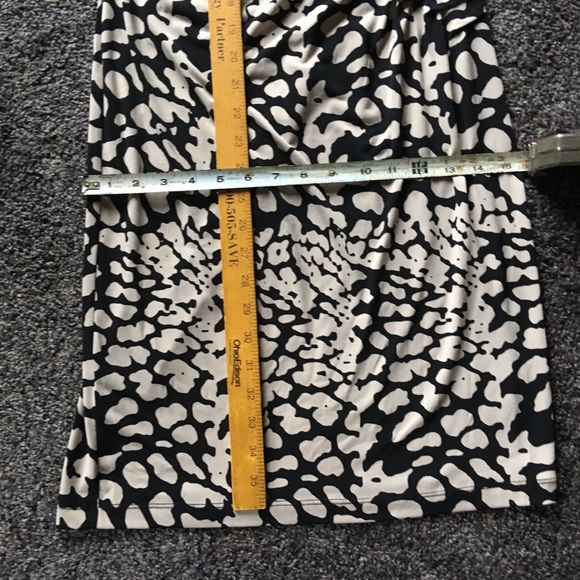 Calvin Klein Print Jersey Dress - Picture 4 of 7